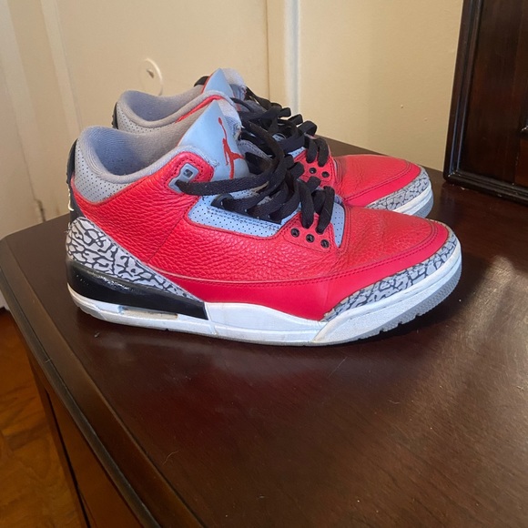Jordan 3 retro ( SE Unite Fire Red) - Picture 1 of 5